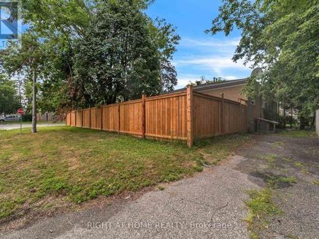 303 Blue Grass Boulevard, Richmond Hill, ON, L4C 3H3 house for lease | Listing ID N13681 | Royal LePage