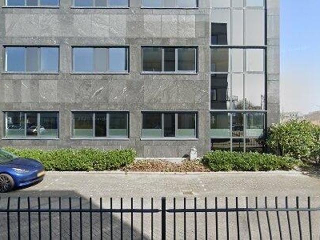 303 m2 office space for rent in Almere
