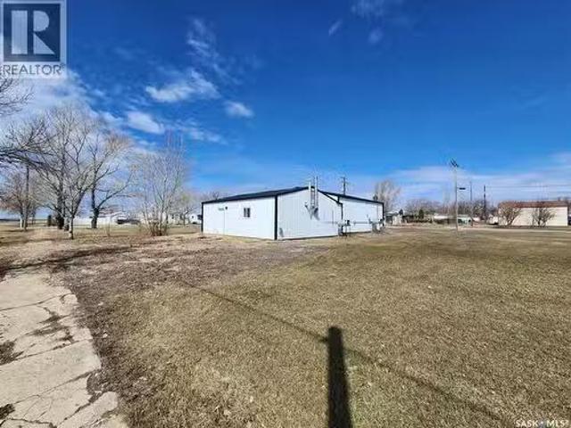 303 N Railway Avenue, Morse, SK, S0H 3C0 commercial for sale.