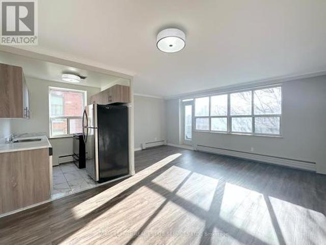 304 276 St Clair Avenue W, Toronto, ON, M4V 1R9 lease for lease | Listing ID C13238 | Royal LePage