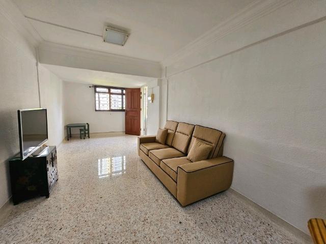 304 Clementi Avenue 4 HDB Apartment For Rent, $3,500, 2 Bed 2 Bath 872 sqft $4.01 psf