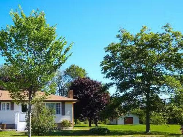 304 Astral Drive, Cole Harbour, NS, B2V 1B8 house for sale.