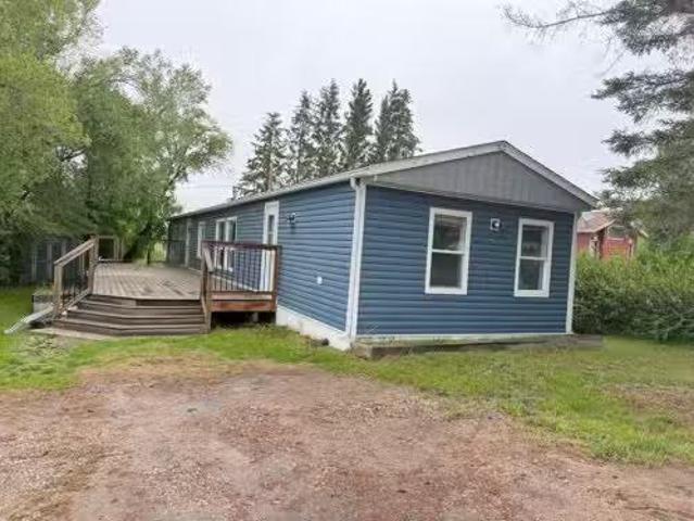 304 Railway Street, Paradise Hill, SK, S0M 2G0 house for sal.