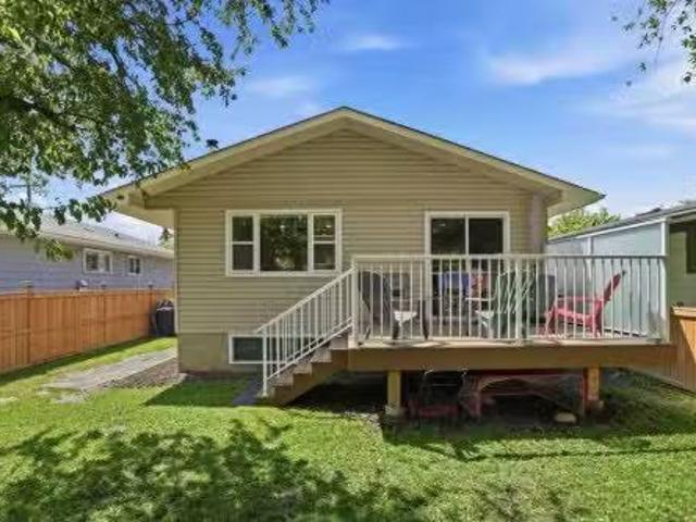 3056 32A Street Se, Calgary, AB, T2B 0T3 house for sale Lis.