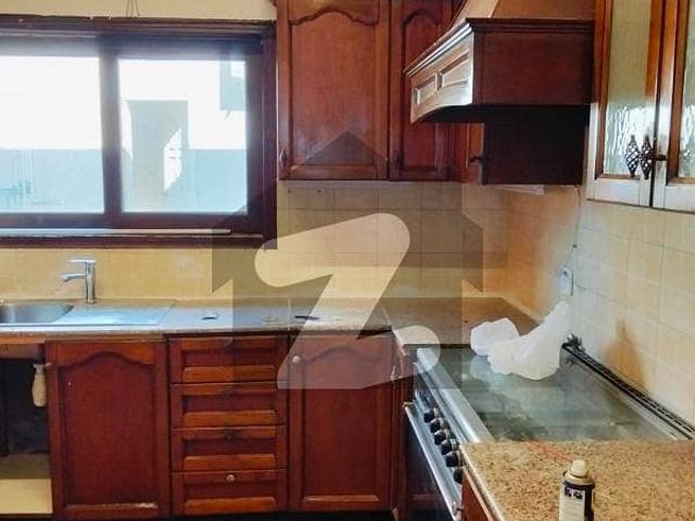 30*50 Cda Transfer Top Location House Available In G 9/4 Near Service Road Near Metro Station Near Market And Mosque