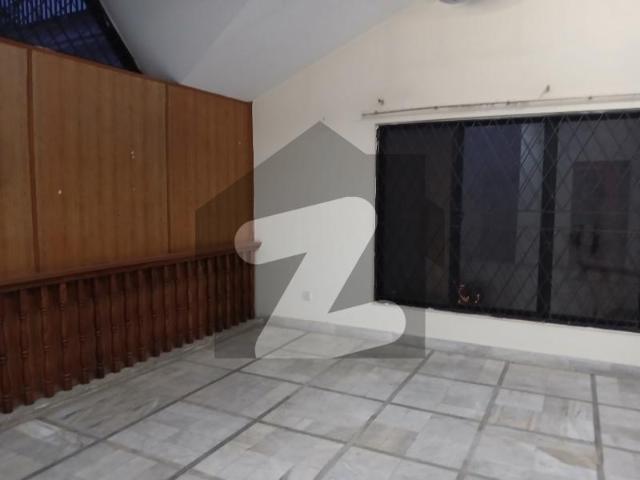 30*50 Cda Transfer Corner With Huge Extra Land Available In G 9/4 Near Park Near Market And Mosque G 9/4