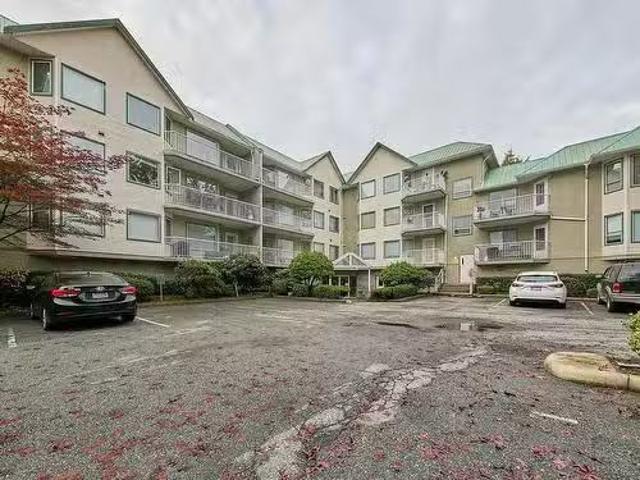 305 19236 Ford Road, Pitt Meadows, BC, V3Y 2K1 Single Family.