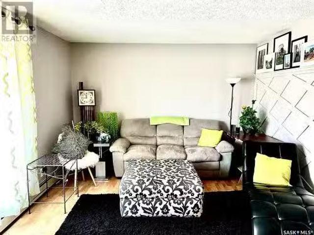 305 3140 Louise Street, Saskatoon, SK, S7J 3L8 condo for sal.