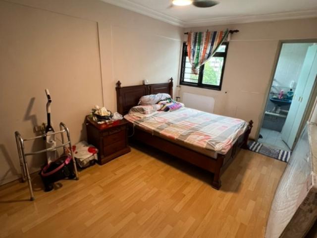 305 Clementi Avenue 4 HDB Apartment For Sale, $618,000, 3 Bed 2 Bath 990 sqft $624.00 psf