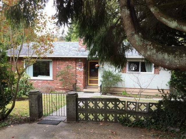 305 HEADLANDS ROAD Gibsons BC V0N 1V8 For Sale