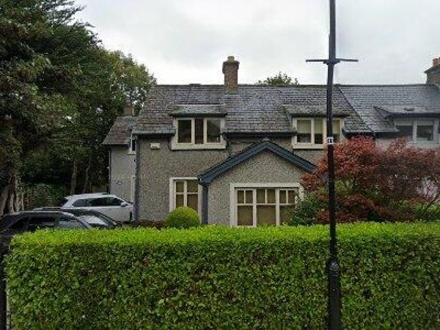 305 m2 office space for rent in Dublin 18