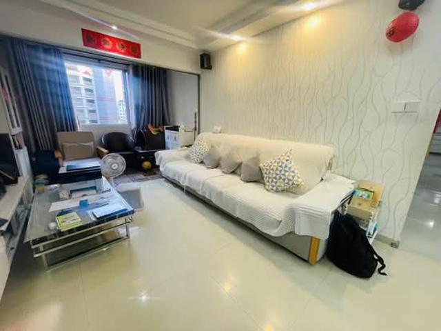 305 Tampines Street 32 HDB Apartment For Sale, $805,000, 4 Bed 2 Bath 1,345 sqft $599.00 psf