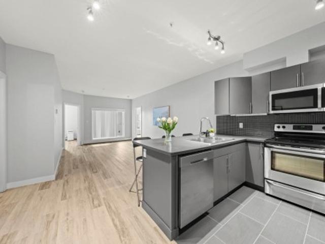 306 10611 Street, Edmonton, AB, T5J 2G8 condo for sale | Listing ID E4489 | Royal LePage