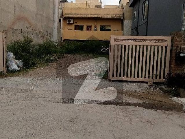 30*70 Level @ Square Plot In Pwd Nearly Gourmet Baker's For Sale