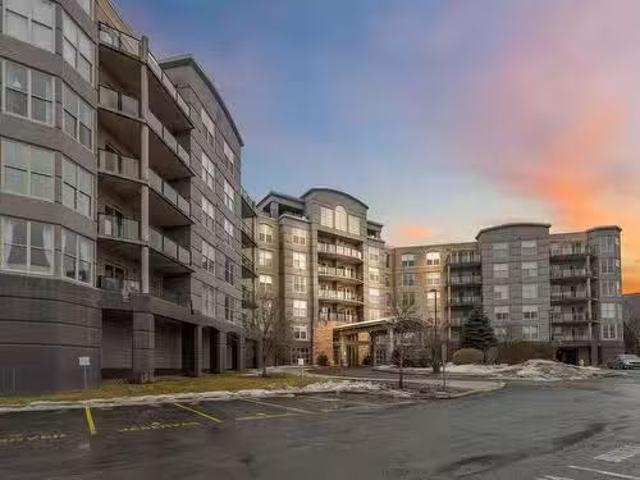 307 36 Southgate Drive, Bedford, NS, B4A 4M4 condo for sale.