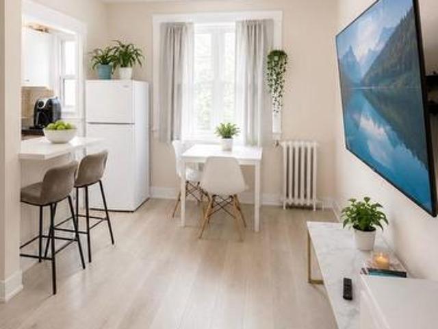 307 98 Vaughan Road, Toronto, ON, M6C 2M1 lease for lease | Listing ID C13599 | Royal LePage