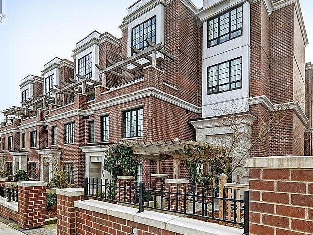 308 1011 Burdett Ave Victoria, British Columbia