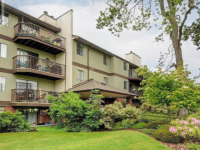 308 1655 Begbie St Victoria, British Columbia