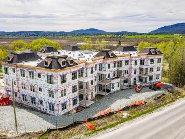 308 1 Rue Du Bruant Des Marais, Magog, QC, J1X 7S5 lease for lease | Listing ID 27230 | Royal LePage