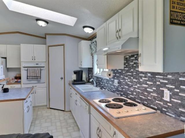 308 Evergreen Park, Edmonton, AB, T5Y 4M2 house for sale | Listing ID E4445 | Royal LePage