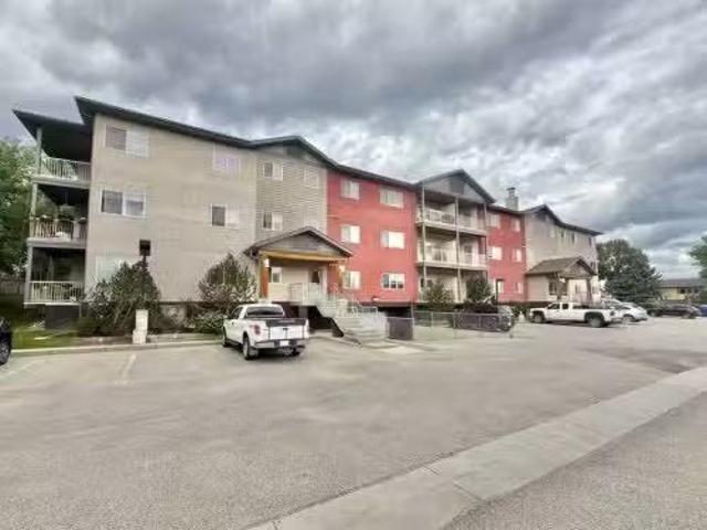 309 109 Seabolt Drive, Hinton, AB, T7V 1K2 condo for sale L.