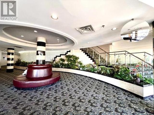 309 2 Lawrence Avenue E, Toronto, ON, M1P 4Z3 condo for sale | Listing ID E10429 | Royal LePage