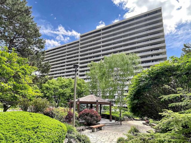 309 8 Yonge Street, Thornhill | 3Beds/2Bath, Condo, $699,000 | Condos. Ca