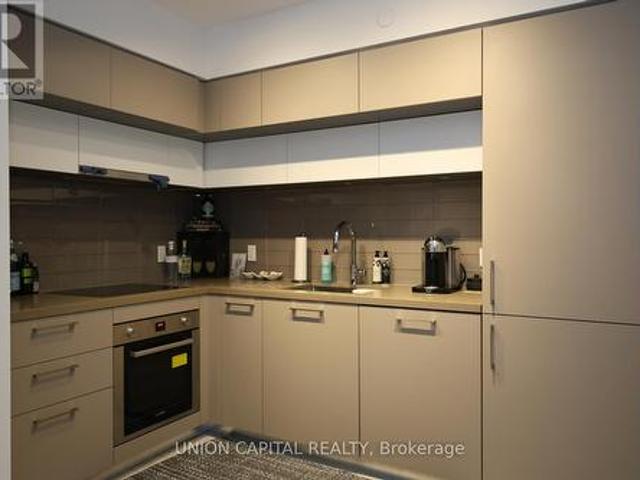 309 99 Foxbar Road, Toronto, ON, M4V 0B2 lease for lease | Listing ID C13056 | Royal LePage