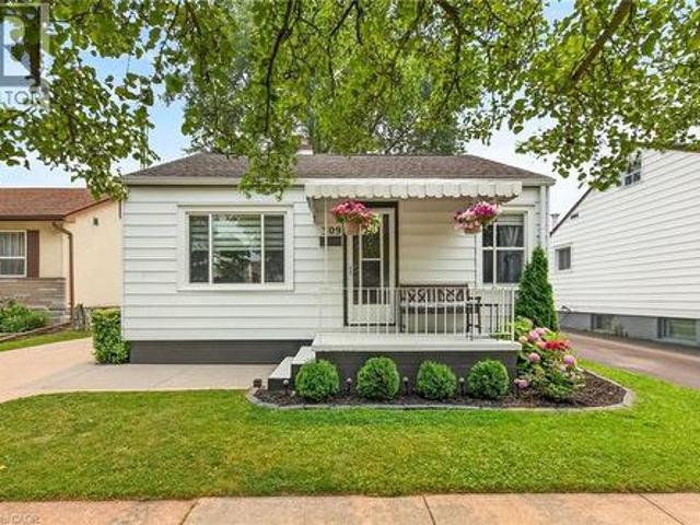 309 Commando Street, Welland, ON, L3B 4T2 house for sale | Listing ID 40849 | Royal LePage