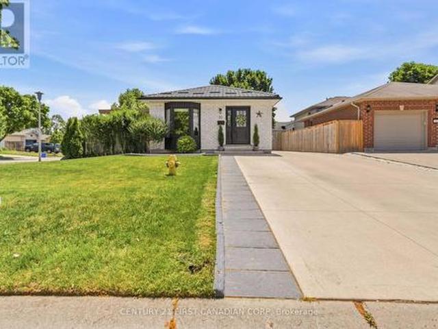 30 Trapper Street, London East P, ON, N5W 6B4 house for sale | Listing ID X13536 | Royal LePage