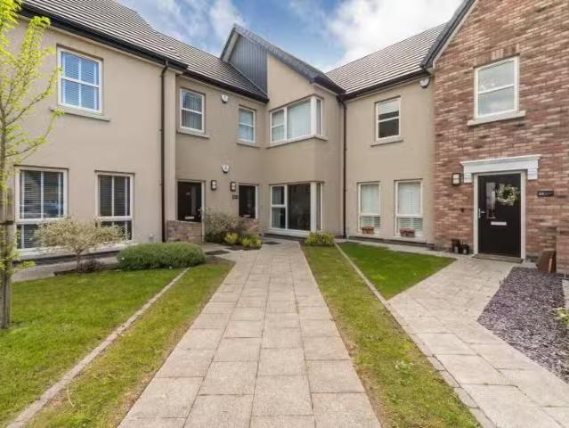 30 Woodbrook Manor