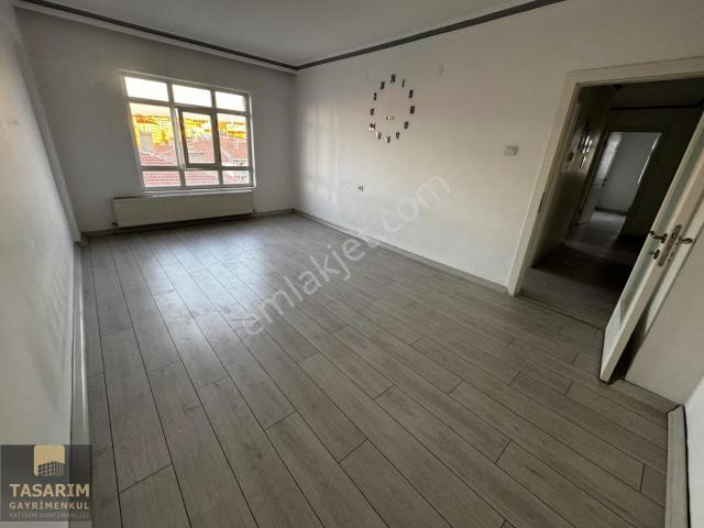 30 Ağustos'ta Fırsat! 3+1 Ferah Ve Aydınlık 2. Ara Kat Daire