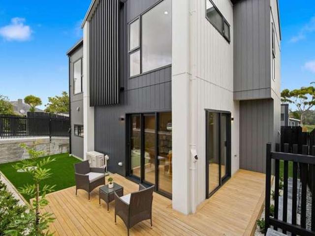 30 Abbotleigh Avenue, Te Atatu Peninsula, Waitakere City