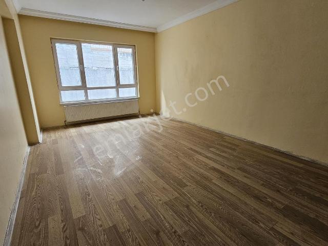 30 Agustos'ta Ara Katta Asansörlü 3+1 Uygun Kiralık Daire