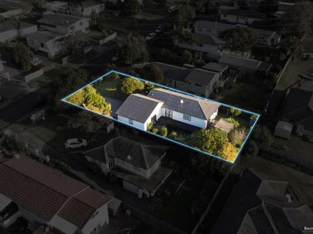 30 Arlette Place, Massey, Waitakere City