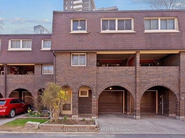 30 Bards Walkway N/A, Toronto, ON, M2J 4T9 townhouse for sale | Listing ID C12112 | Royal LePage