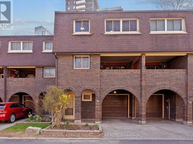 30 Bards Walkway N/A, Toronto, ON, M2J 4T9 townhouse for sale | Listing ID C12112 | Royal LePage