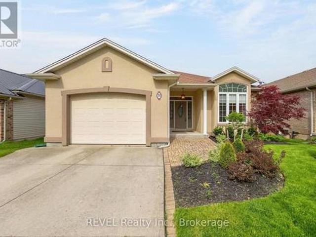 30 Bianca Drive, Niagara On The Lake Virgil, ON, L0S 1T0 house for sale | Listing ID X13565 | Royal LePage