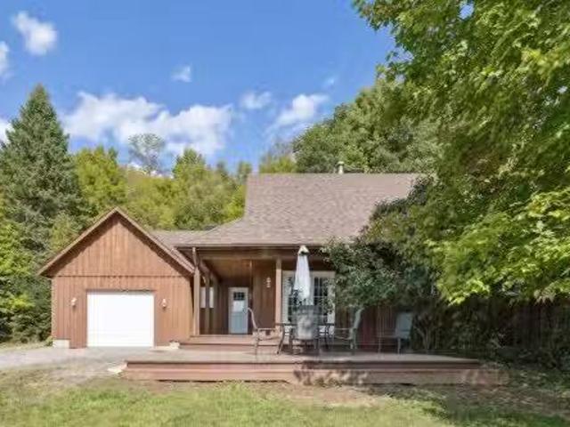 30 Ch. Des Cavernes, Cantley, QC, J8V 3H6 Luxury House for s.