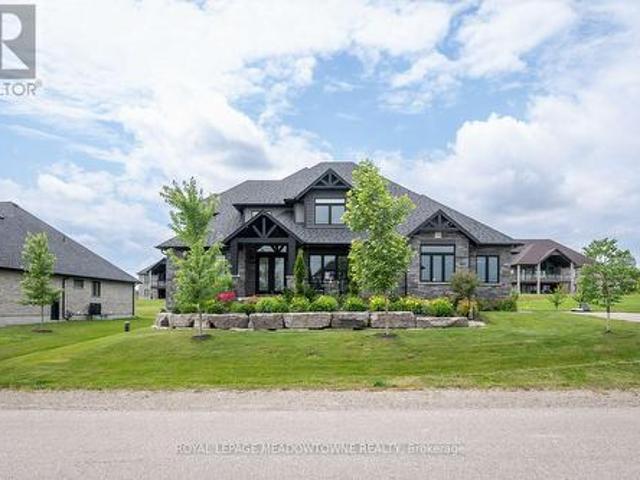 30 Charles Currie Crescent, Erin, ON, N1H 0B7 Luxury House for sale | Listing ID X13547 | Royal LePage Carriage Trade Luxury Properties