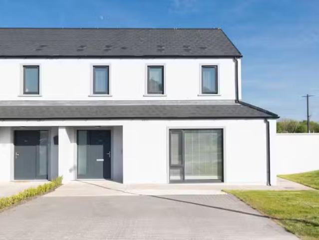 30 Dromdiah Park, Killeagh, Killeagh, Co. Cork, P36CX85 is for.