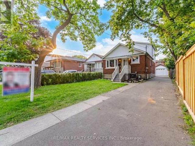 30 Elder Avenue, Toronto, ON, M8W 1S4 house for sale | Listing ID W13708 | Royal LePage
