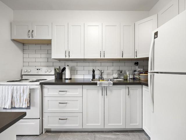 30 Esterbrooke Avenue 2 Bedroom Apartment for Rent at 30 Esterbrooke Ave, Toronto, ON M2J 2C4 The Peanut