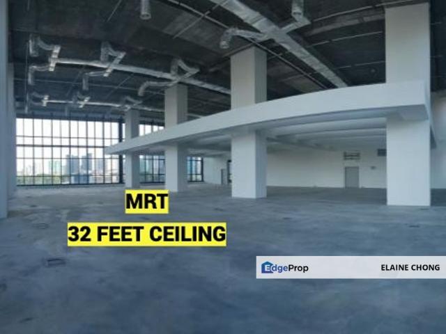 30 feet ceiling restaurant, live band