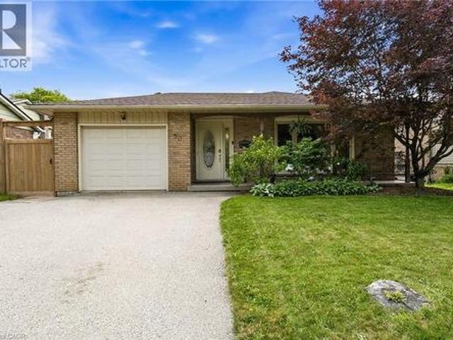 30 Greenwood Trail, Brantford, ON, N3R 6G5 house for sale | Listing ID 40843 | Royal LePage
