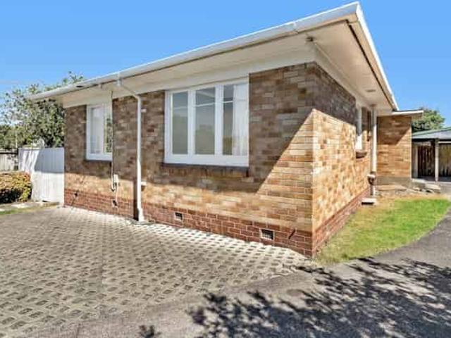 30 Kereru Street, Henderson, Waitakere City