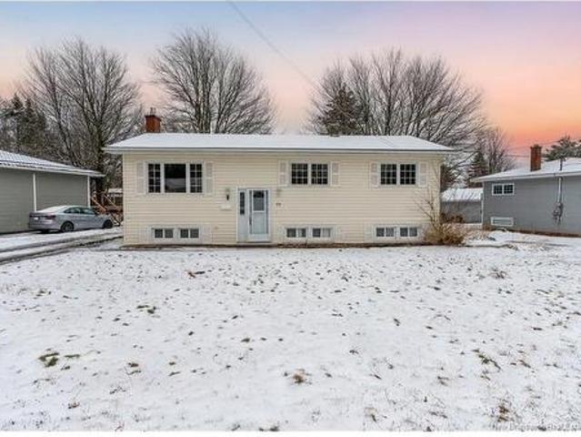 30 Killarney Rd, Riverview, NB, E1B 2Z5 house for sale | Listing ID NB136376 | Royal LePage