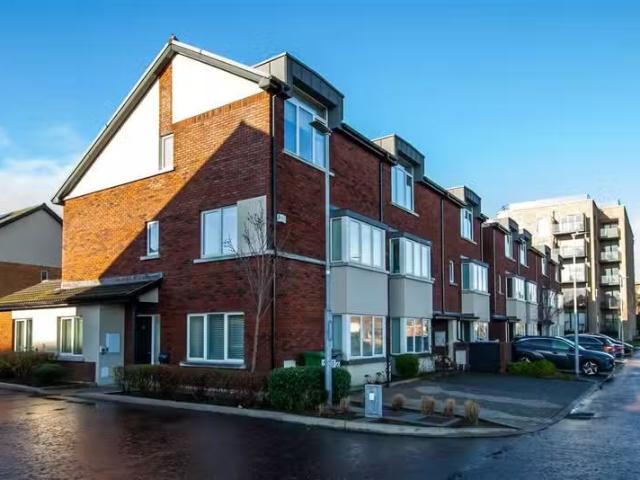30 Larkfield Heath, Clayfarm, Leopardstown, Dublin, D18 W3XR