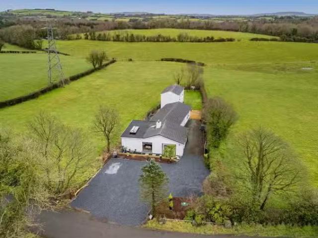 30 Lisnabreeny Road East