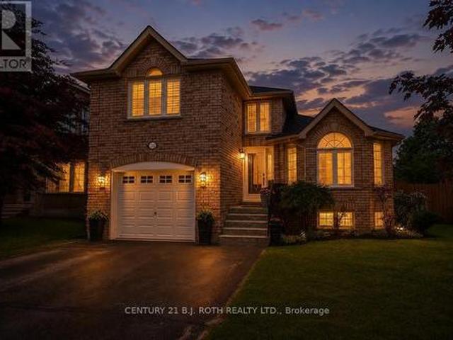 30 Mcavoy Drive, Barrie, ON, L4N 0P8 house for sale | Listing ID S13430 | Royal LePage